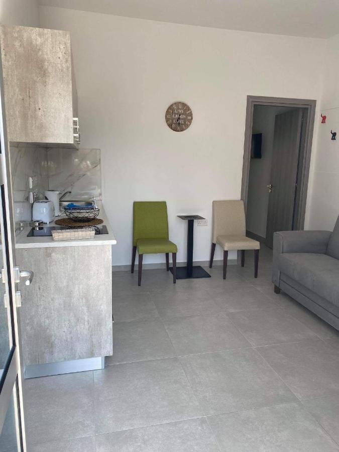 Ellenapa Apts & Studios Ajía Nápa Eksteriør bilde